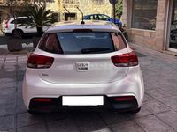 Usado Kia Rio 100 CV (73 kW) 2022 Blanco Berlina