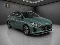Usado Hyundai i20 79 CV (58 kW) 2024 Verde Utilitario