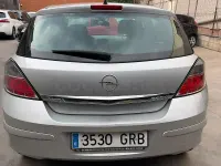 Usado Opel Astra Energy 110 CV (80 kW) 2009 Gris / plata Berlina