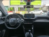 Usado Peugeot 208 Active 102 CV (75 kW) 2021 Blanco Utilitario