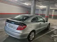Usado Mercedes C200 163 CV (119 kW) 2001 Gris / plata Berlina