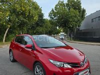 Usado Toyota Auris Hybrid Advance 136 CV (100 kW) 2014 Granate Berlina