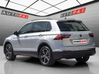 Usado VW Tiguan Sportline 150 CV (110 kW) 2022 Gris / plata SUV