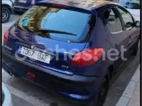 Usado Peugeot 206 75 CV (55 kW) 2002 Azul Berlina