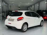 Usado Peugeot 208 75 CV (55 kW) 2018 Blanco Utilitario