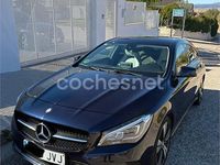 Usado Mercedes CLA200 Shooting Brake 136 CV (100 kW) 2016 Azul Familiar