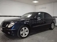 Usado Mercedes E500 Avantgarde 306 CV (225 kW) 2002 Azul Berlina