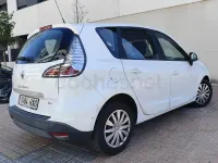 Usado Renault Scénic Dynamique 115 CV (84 kW) 2014 Blanco Monovolumen
