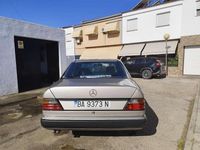 Usado Mercedes E300 109 CV (80 kW) 1990 Beige Berlina