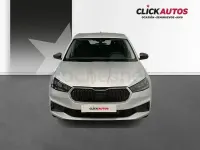 Usado Skoda Fabia Essence 95 CV (69 kW) 2025 Gris / plata Utilitario