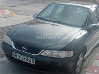 Usado Opel Vectra Edition 100 CV (73 kW) 2000 Verde Berlina