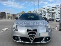 Usado Alfa Romeo Giulietta Distinctive 150 CV (110 kW) 2013 Gris / plata Utilitario