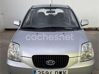 Usado Kia Picanto LX 65 CV (47 kW) 2006 Gris / plata Utilitario