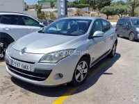Usado Renault Mégane Dynamique 105 CV (77 kW) 2009 Gris / plata Berlina