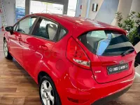 Usado Ford Fiesta Trend 95 CV (69 kW) 2010 Rojo Berlina