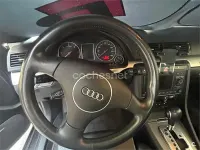 Usado Audi A4 180 CV (132 kW) 2004 Gris / plata Berlina