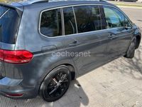 Usado VW Touran Advance 150 CV (110 kW) 2016 Gris / plata Monovolumen