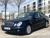 Usado Mercedes E220 Elegance 150 CV (110 kW) 2005 Azul Berlina