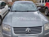 Usado VW Passat Highline 130 CV (95 kW) 2003 Gris / plata Berlina