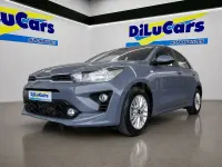 Usado Kia Rio 100 CV (73 kW) 2020 Gris / plata Berlina