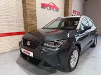 Usado Seat Arona Style 110 CV (80 kW) 2022 Gris SUV