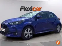 Usado Toyota Yaris Active 92 CV (67 kW) 2025 Azul Utilitario