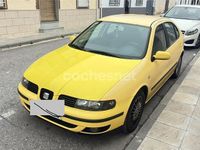 Usado Seat Leon Sport 180 CV (132 kW) 2000 Amarillo Utilitario