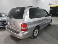 Usado Kia Carnival EX 144 CV (105 kW) 2005 Gris Monovolumen