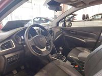 Usado Suzuki SX4 129 CV (94 kW) 2023 Rojo SUV