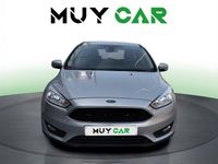 Usado Ford Focus Trend 125 CV (91 kW) 2018 Gris / plata Berlina