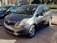 Usado Toyota Yaris 87 CV (63 kW) 2009 Gris / plata Utilitario