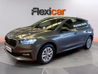 Usado Skoda Fabia Essence 95 CV (69 kW) 2025 Gris Utilitario