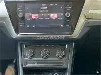 Usado VW Touran Edition 115 CV (84 kW) 2018 Gris / plata Monovolumen