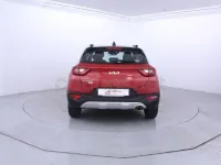 Usado Kia Stonic 100 CV (73 kW) 2022 Rojo SUV
