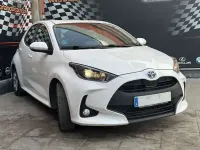 Usado Toyota Yaris Active 116 CV (85 kW) 2021 Blanco Utilitario