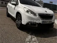 Usado Peugeot 2008 Allure 100 CV (73 kW) 2015 Blanco SUV
