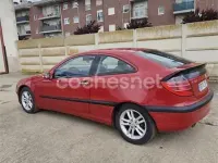 Usado Mercedes C180 143 CV (105 kW) 2003 Rojo Berlina