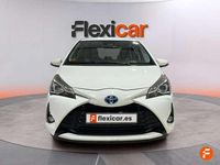 Usado Toyota Yaris Hybrid Active 99 CV (72 kW) 2017 Blanco Utilitario