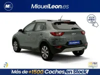Usado Kia Stonic 84 CV (61 kW) 2024 Gris / plata SUV