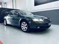 Usado VW Phaeton 241 CV (177 kW) 2004 Gris Berlina