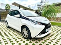 Usado Toyota Aygo X-play 69 CV (50 kW) 2015 Blanco Utilitario