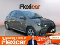 Usado Toyota Yaris Active 116 CV (85 kW) 2025 Gris Utilitario