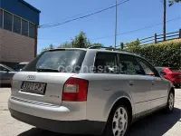 Usado Audi A4 130 CV (95 kW) 2003 Gris / plata Familiar