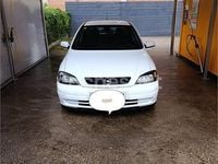 Używany Opel Astra Edition 100 KM (73 kW) 2003 Biały Sedan/Limuzyna