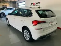 Usado Skoda Kamiq Ambition 110 CV (80 kW) 2021 Blanco SUV