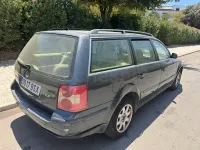Usado VW Passat Comfortline 130 CV (95 kW) 2002 Verde Familiar
