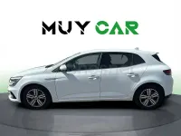 Usado Renault Mégane II Zen 140 CV (102 kW) 2021 Blanco Berlina