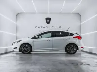 Usado Ford Focus ST-Line 120 CV (88 kW) 2017 Blanco Berlina