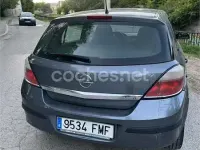 Usado Opel Astra Cosmo 100 CV (73 kW) 2007 Gris / plata Berlina