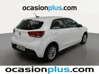 Usado Kia Rio 84 CV (61 kW) 2017 Blanco Berlina